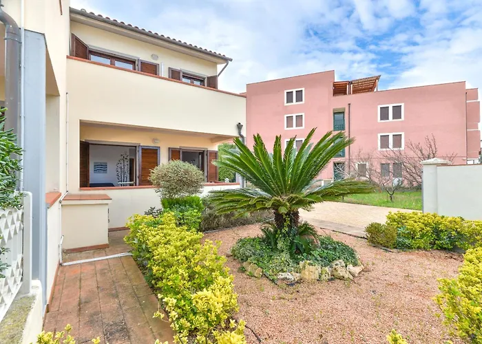 Maria * Marina di Campo